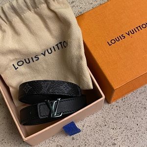 LOUIS VUITTON Monogram Eclipse 14mm LV Initiales Reversible Bracelet 19 💯 AUTH